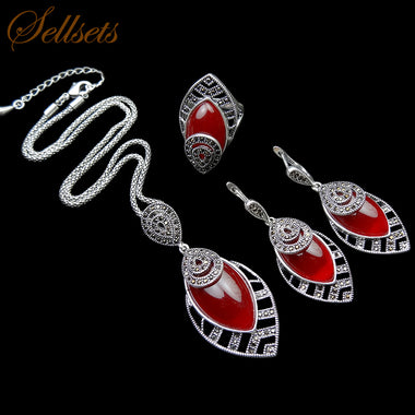 Resin And Retro Crystal Fashion Jewelry Set