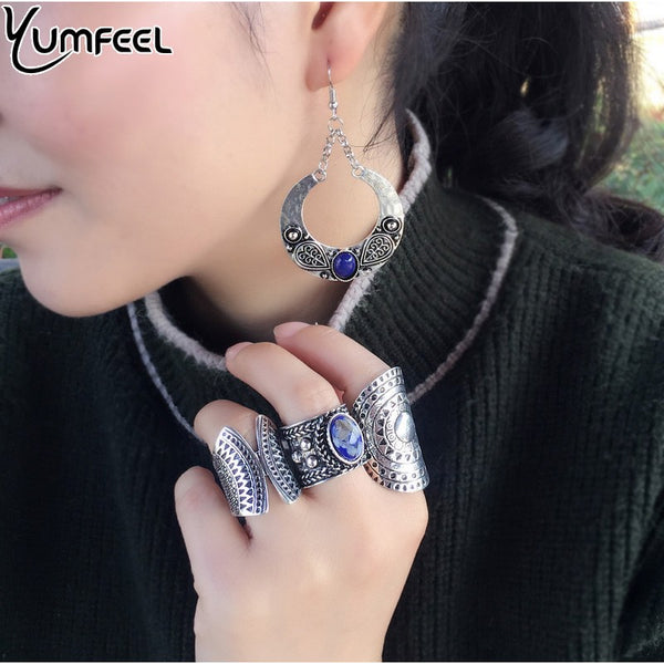 Metal with Blue Synthetic Stone Set