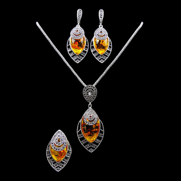 Resin And Retro Crystal Fashion Jewelry Set