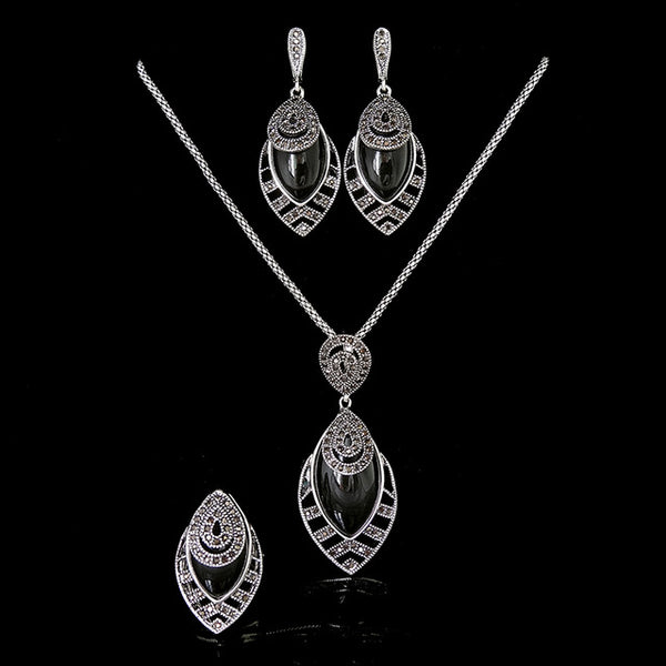 Resin And Retro Crystal Fashion Jewelry Set